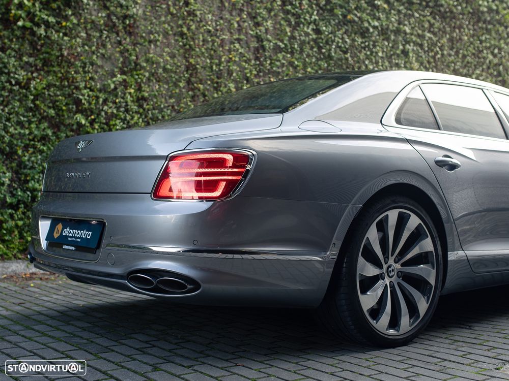 Bentley Flying Spur Hybrid Azure - 14