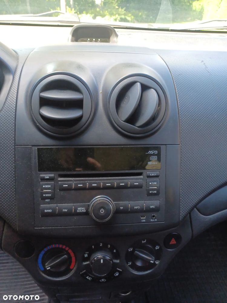 Chevrolet Aveo 1.2 16V Base - 6