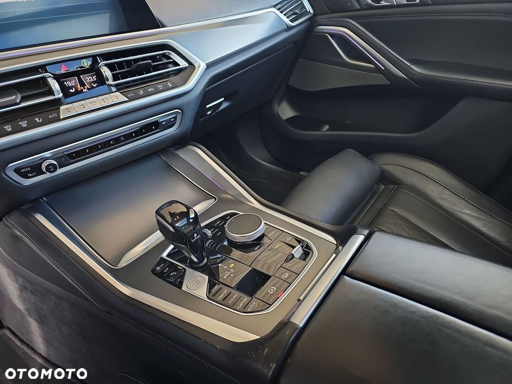BMW X6 xDrive40i - 23