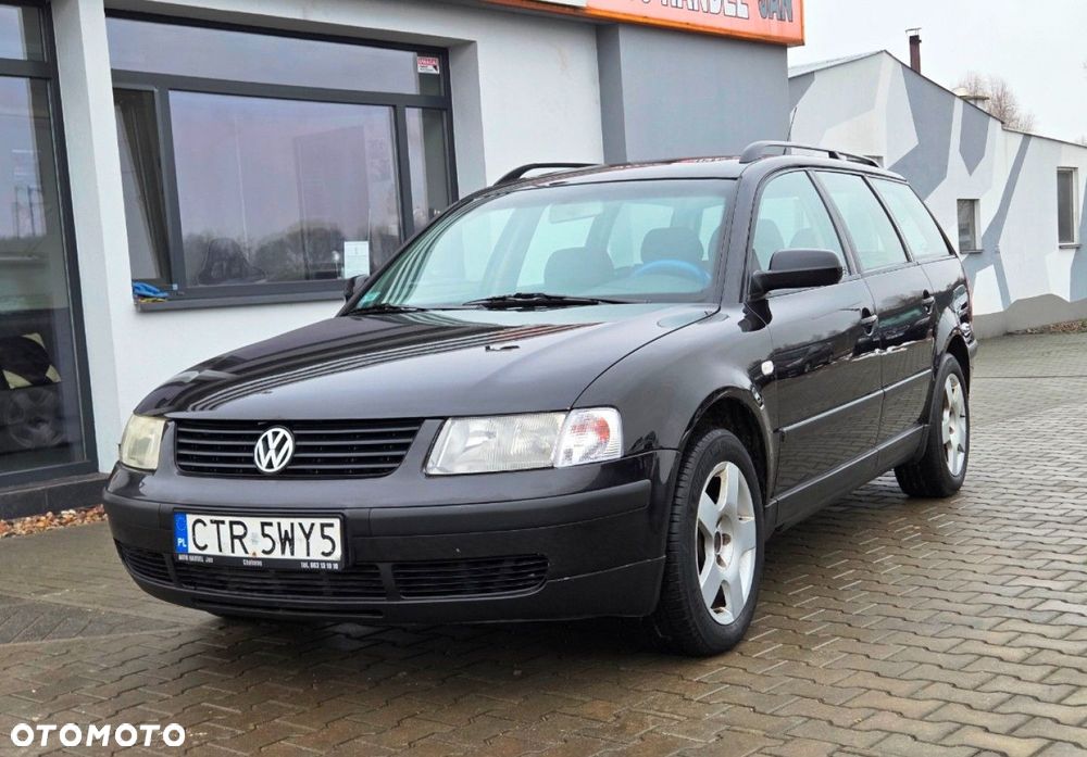 Volkswagen Passat - 1