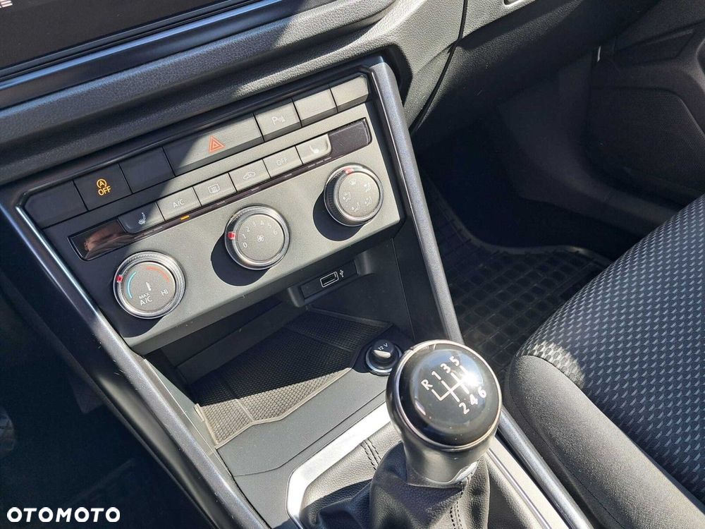 Volkswagen T-Roc 1.0 TSI Advance - 22