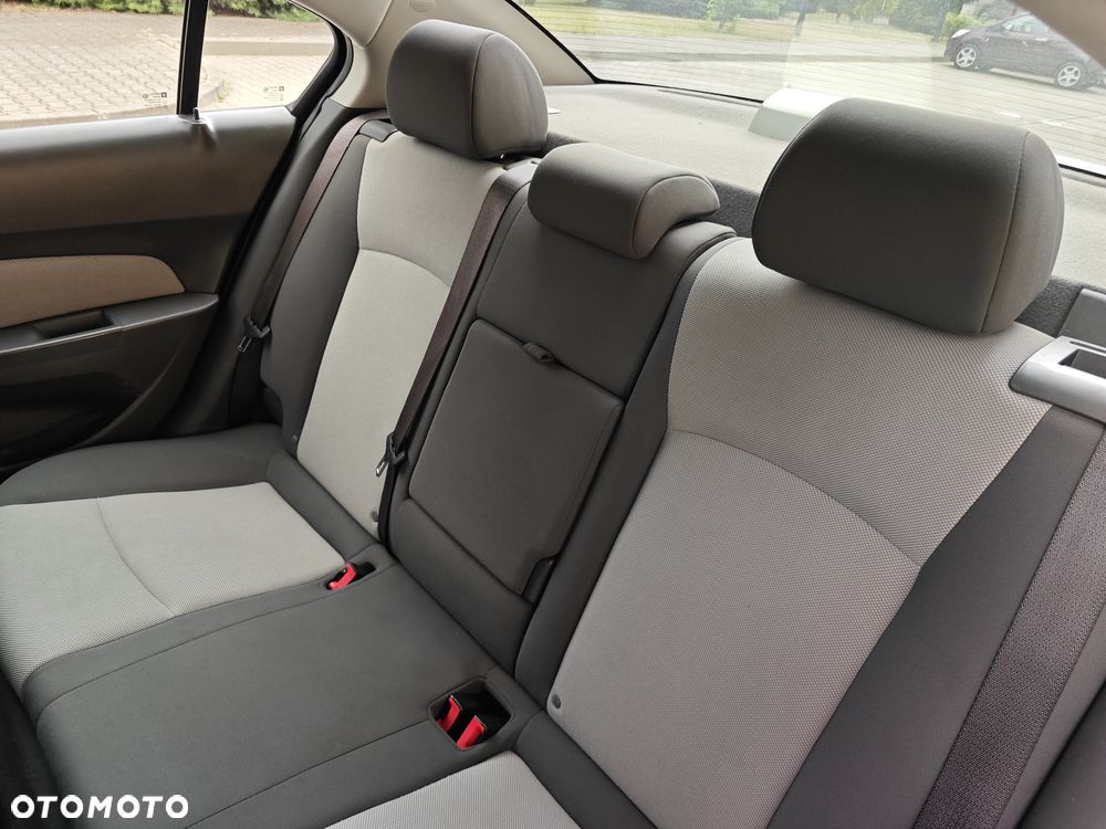 Chevrolet Cruze - 16