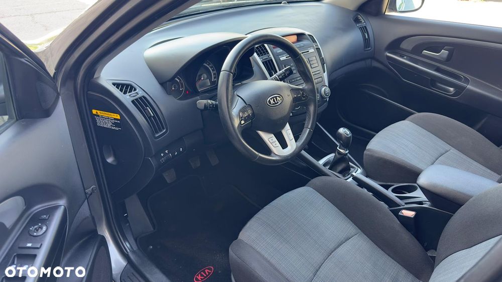 Kia Ceed 1.6 CRDi Business Line - 19