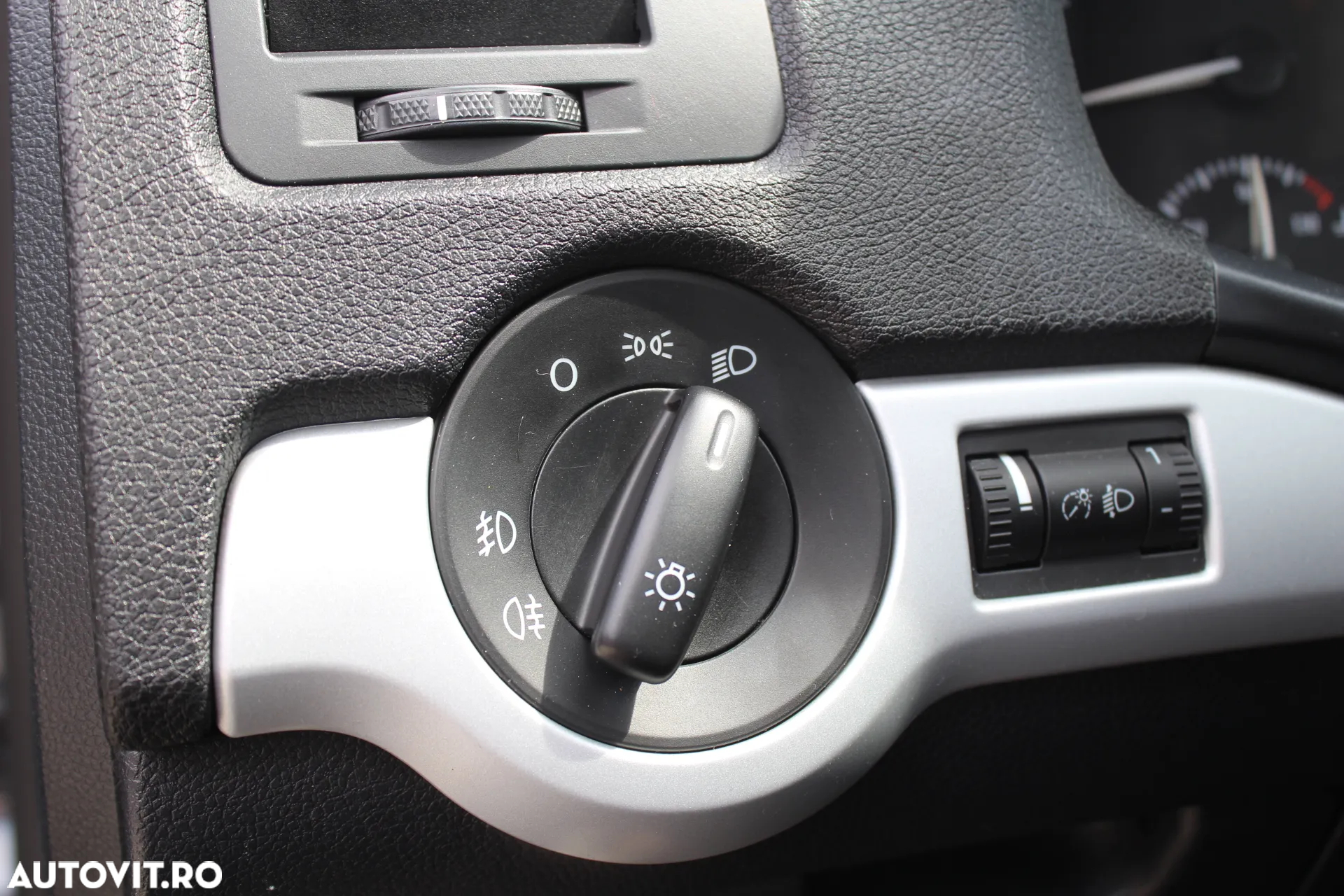 Skoda Octavia 1.6 Ambiente - 6