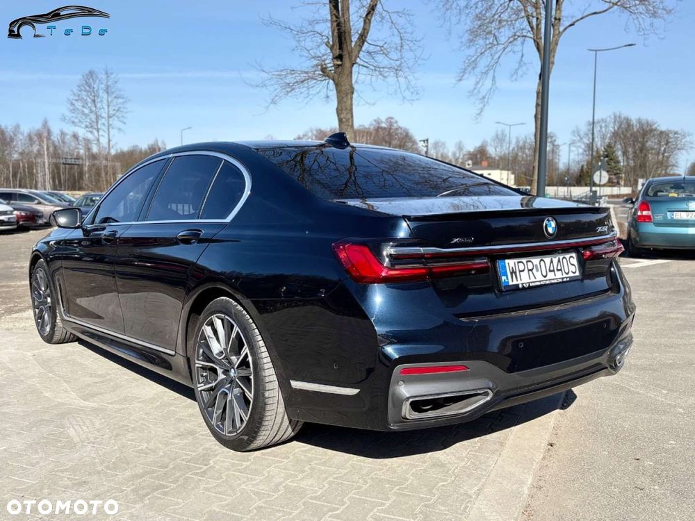 BMW Seria 7 750i xDrive sport - 14