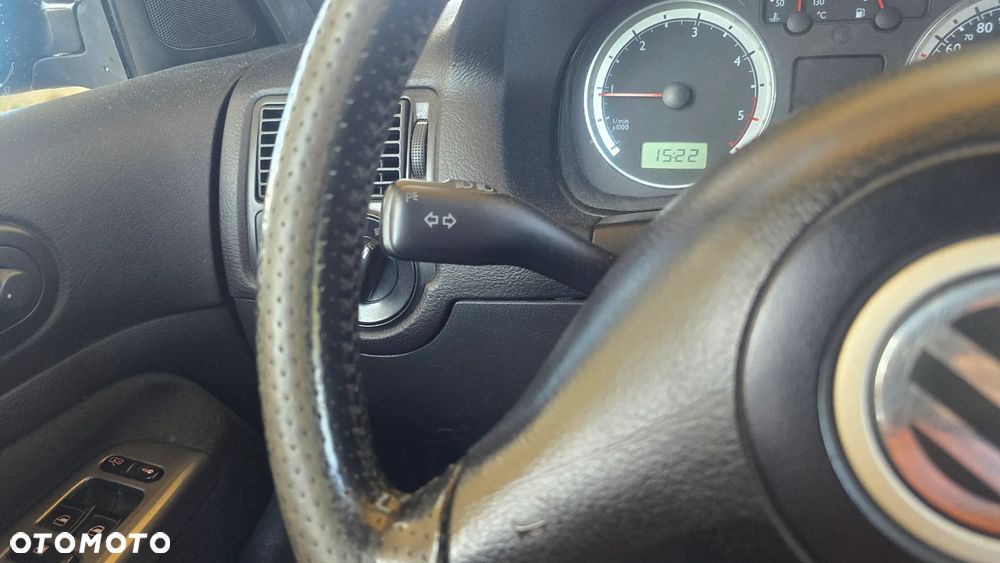 Volkswagen Golf 1.9 TDI Comfortline - 32