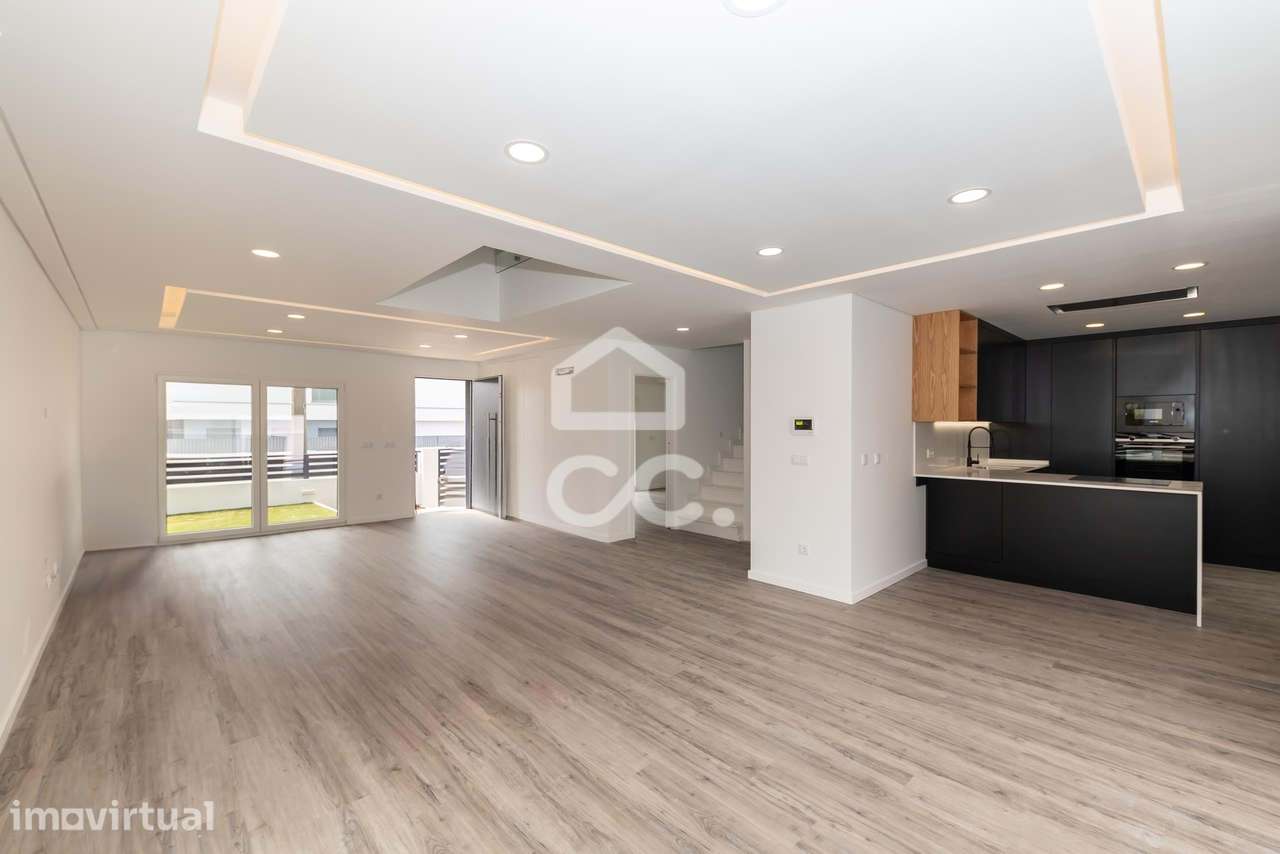 Moradia Geminada com 3 Suites e Garagem,  nos Foros de Amora - Grande imagem: 5/45