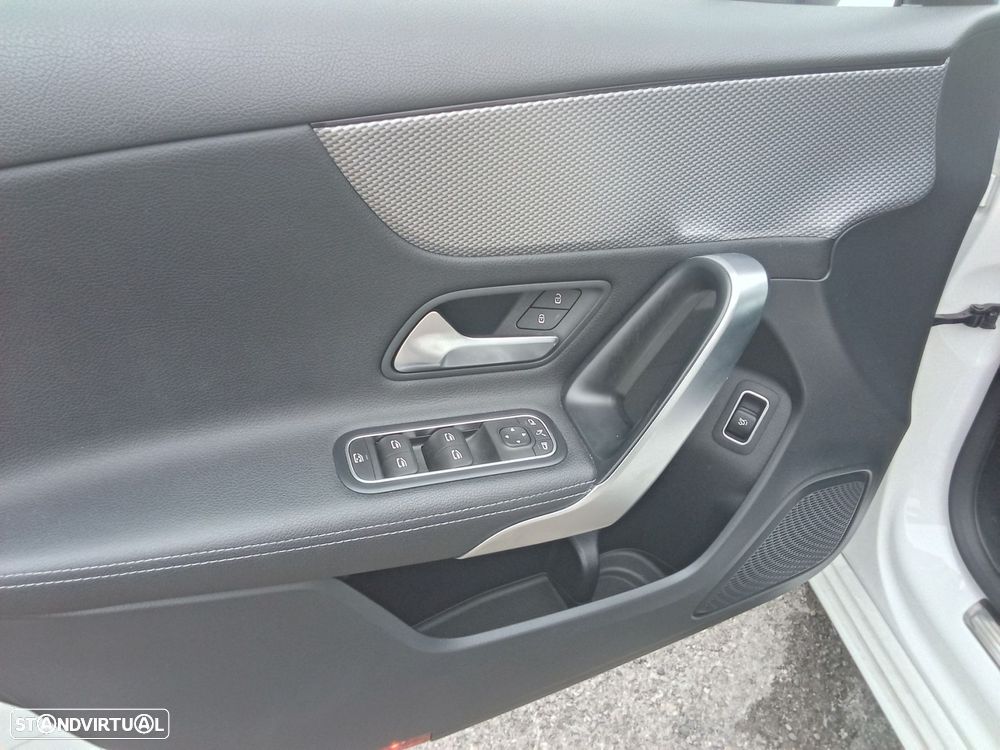 Mercedes-Benz A 200 Limousine AMG Line Aut. - 19