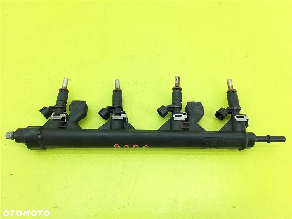 Listwa wtryskiwaczy Peugeot 308 307 207 2006–2012 1.4 B - 2