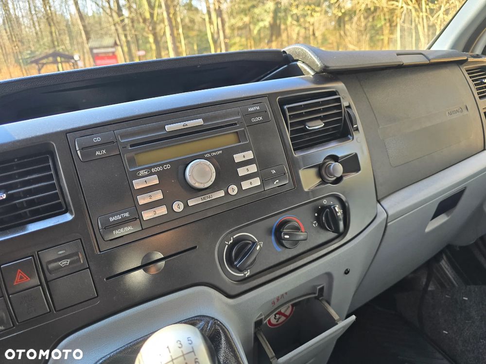 Ford Transit - 13