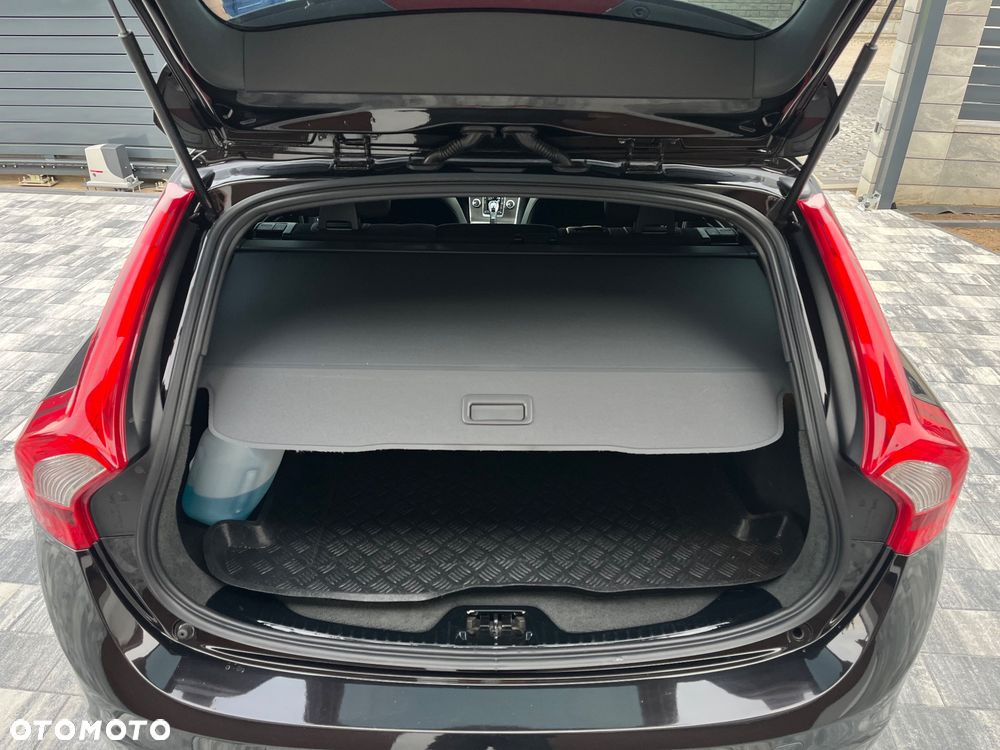 Volvo V60 D4 Geartronic Momentum - 23