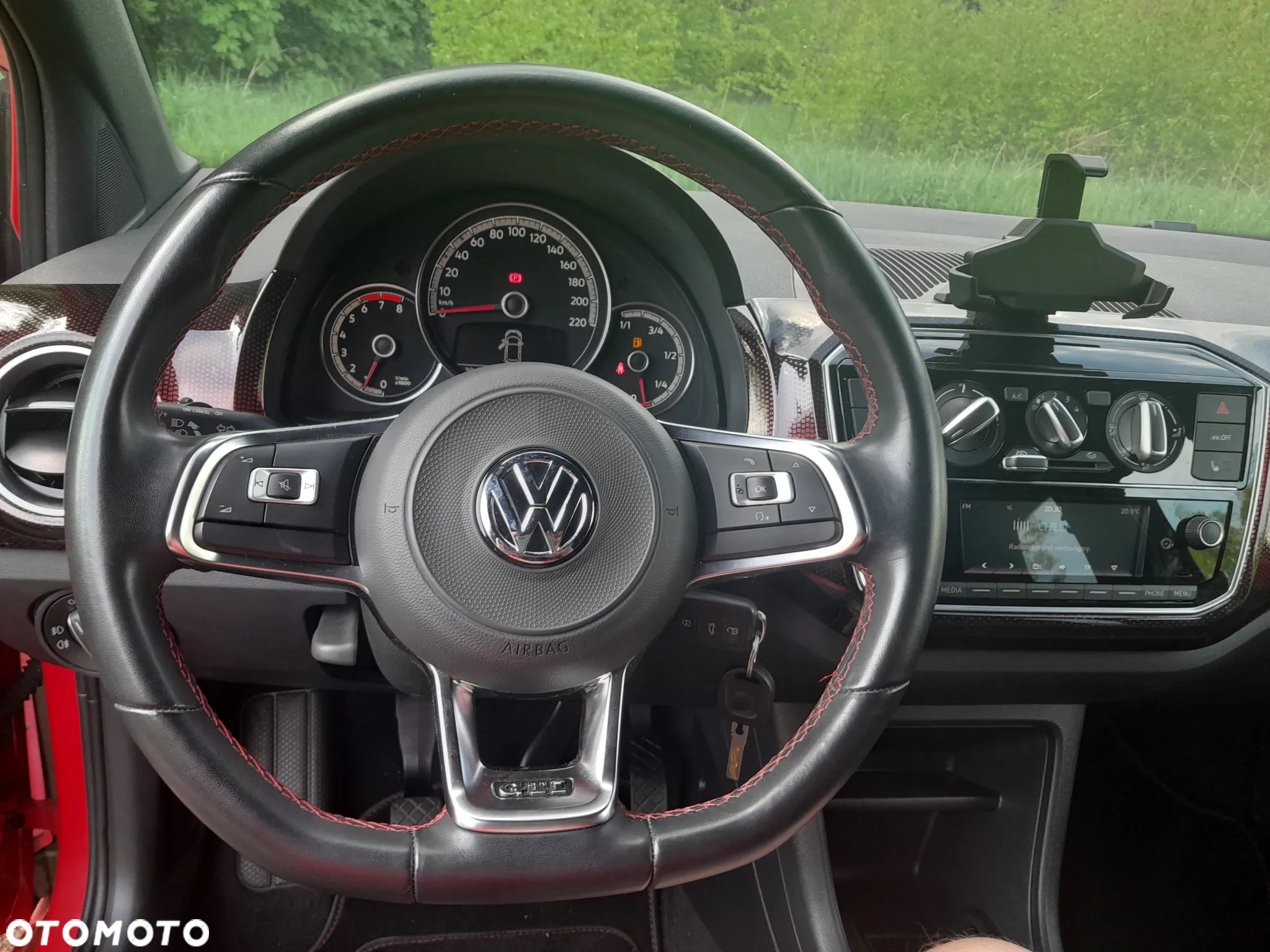 Volkswagen up! GTI - 22