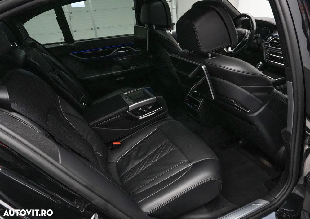 BMW Seria 7 750i xDrive - 20