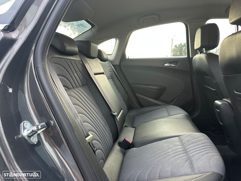 Opel Astra 1.6 CDTi Cosmo Start/Stop - 35