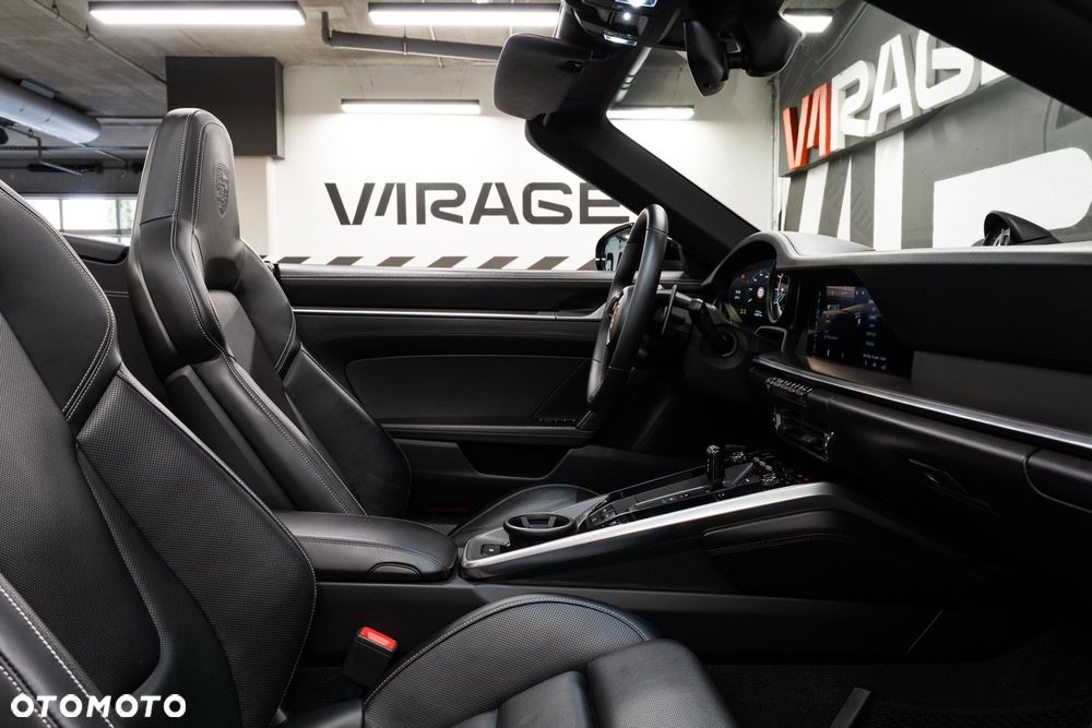 Porsche 911 Carrera 4S - 33