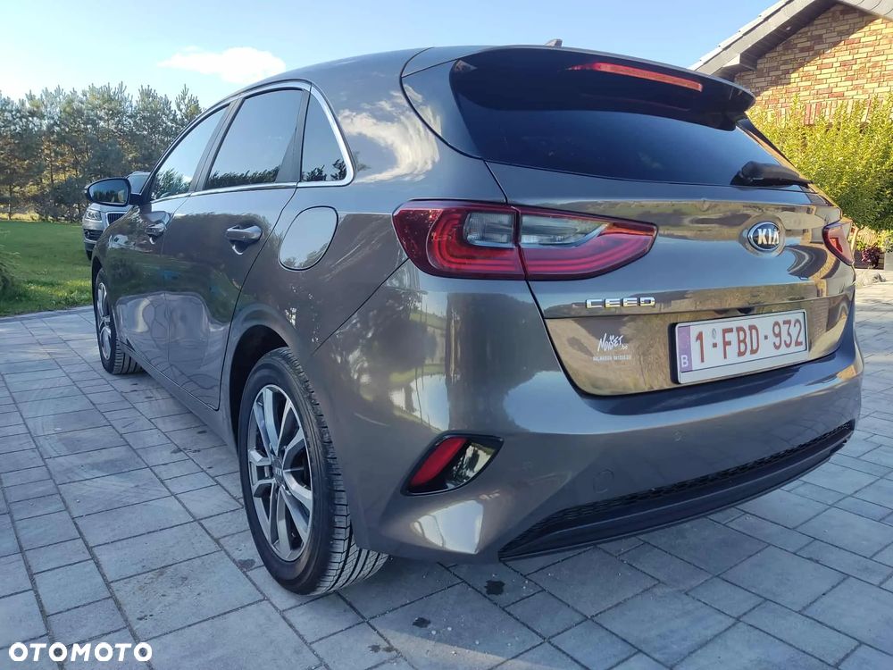 Kia Ceed - 11