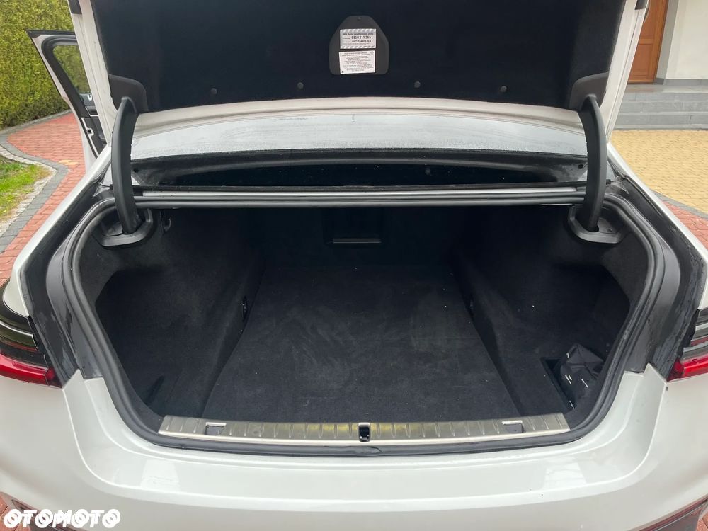BMW Seria 7 740d xDrive - 24