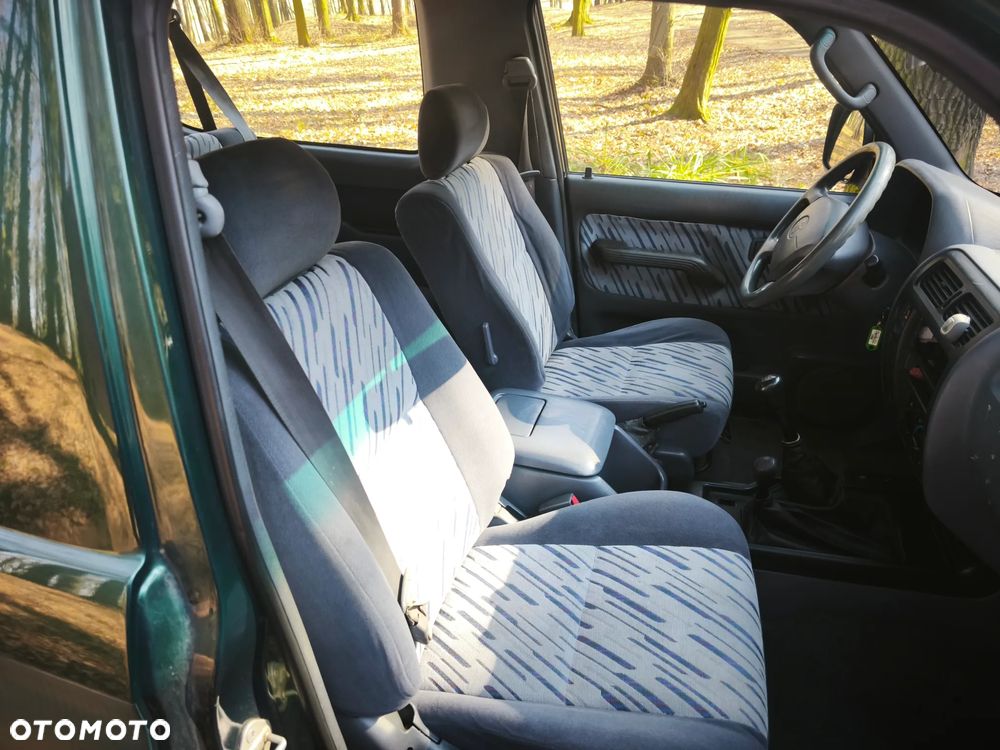 Toyota Land Cruiser KJ70 - 16