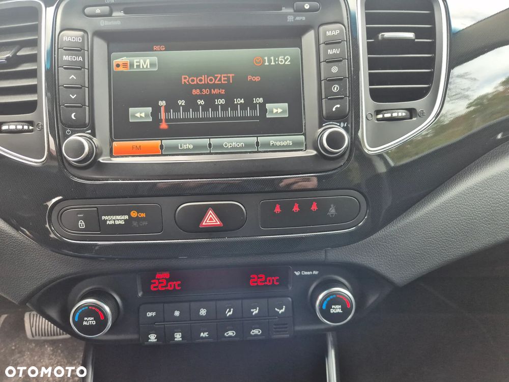 Kia Carens - 25