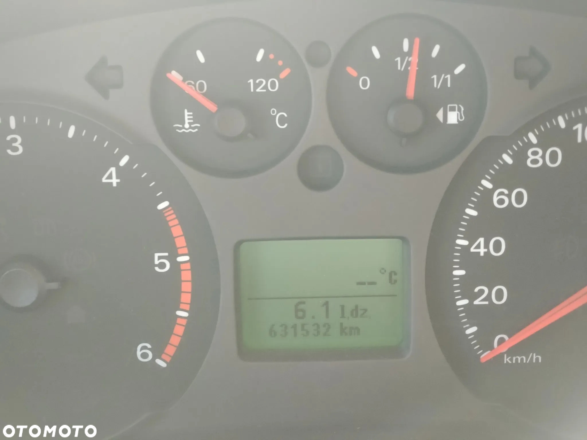 Ford Transit 350L - 6