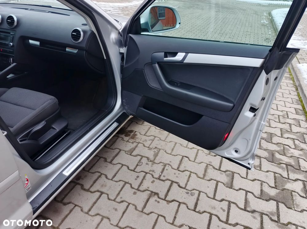 Audi A3 Sportback 1.6 TDI DPF Attraction - 27