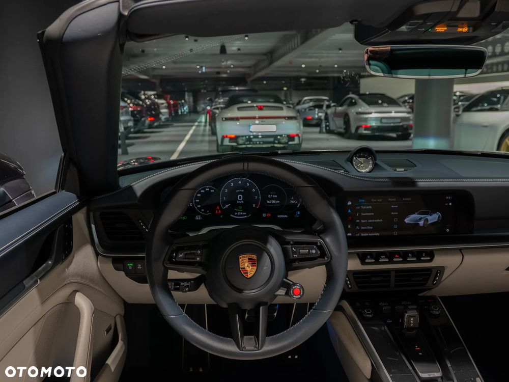 Porsche 911 Carrera GTS - 20