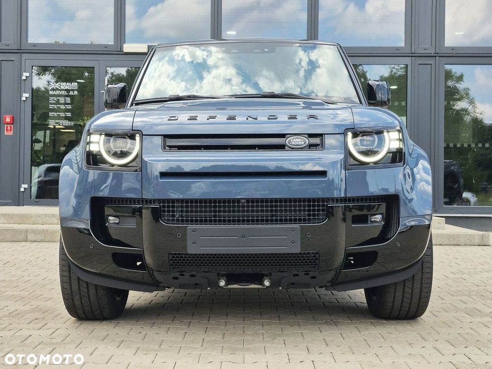 Land Rover Defender 110 D350 X-Dynamic HSE - 4