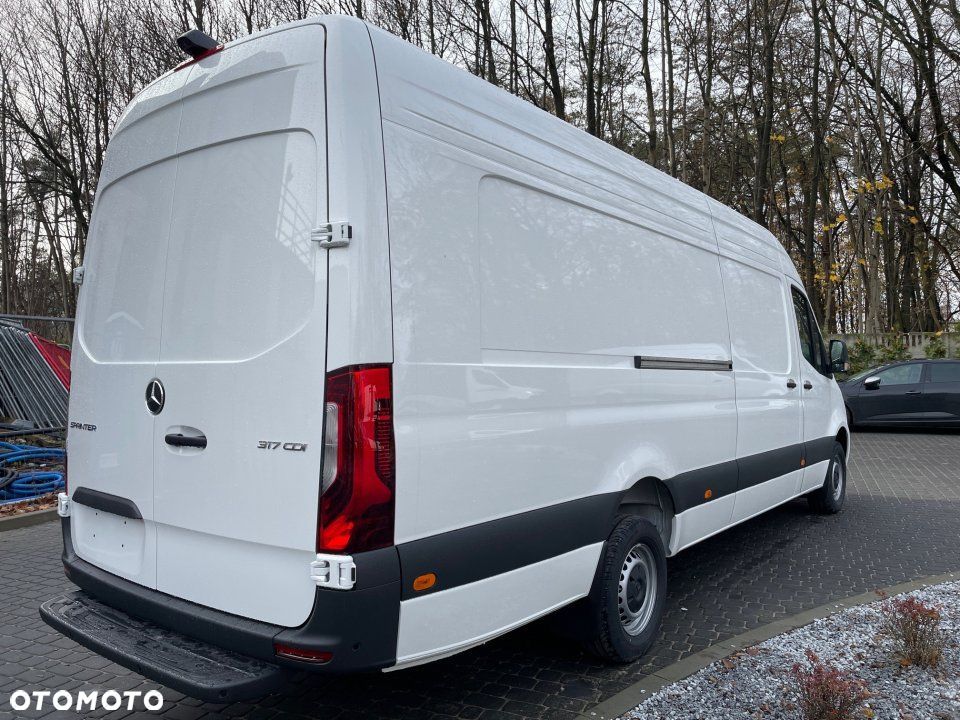 Mercedes-Benz Sprinter - 5