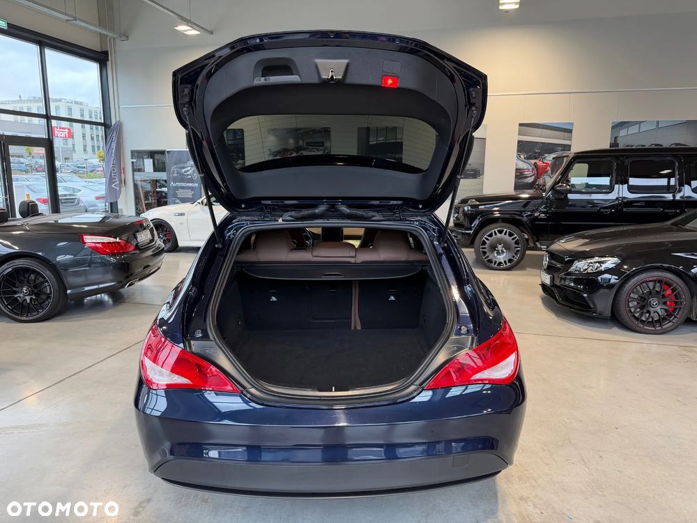 Mercedes-Benz CLA Shooting Brake 180 d 7G-DCT AMG Line - 20