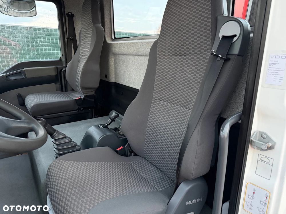 MAN TGL 8.180 // Hakowiec + HDS FASSI F40 // - 23