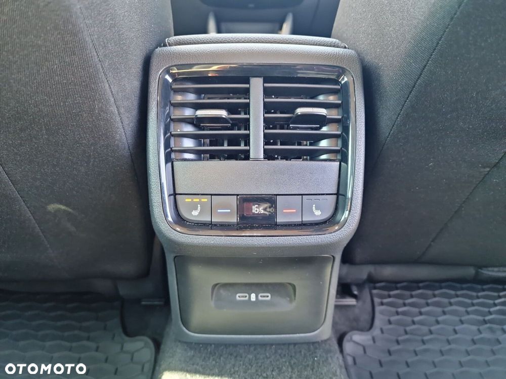 Skoda Octavia 1.5 TSI mHEV Selection DSG - 27