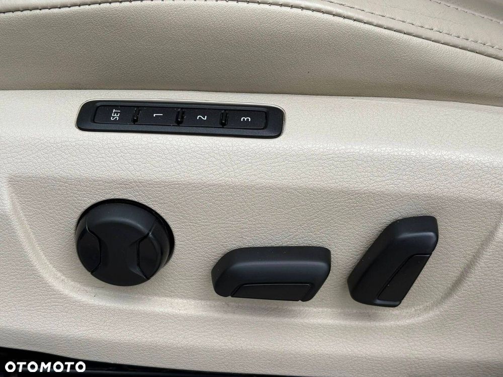 Skoda Superb 2.0 TDI 4x4 L&K DSG - 10