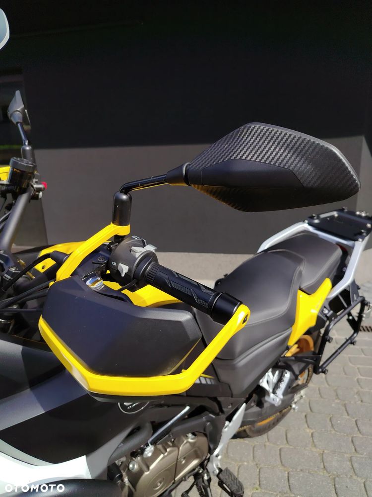 QJMOTOR SVT 650 - 11