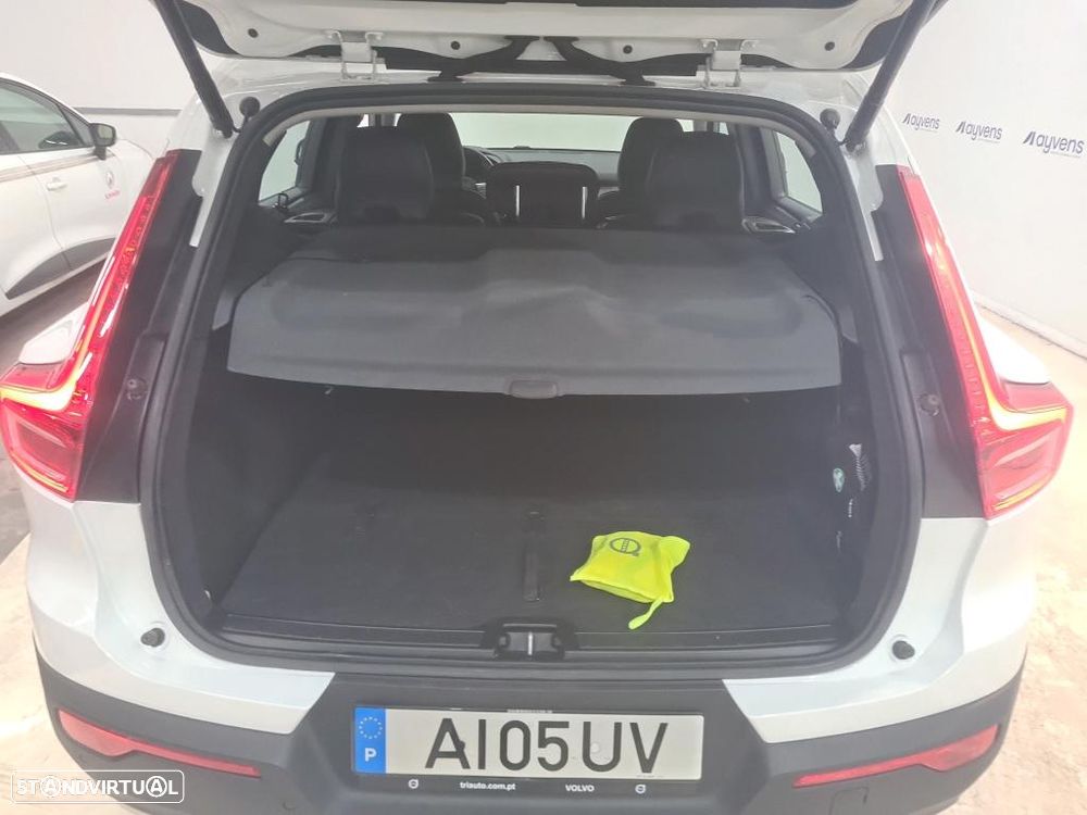 Volvo XC 40 2.0 D3 Momentum Plus - 10