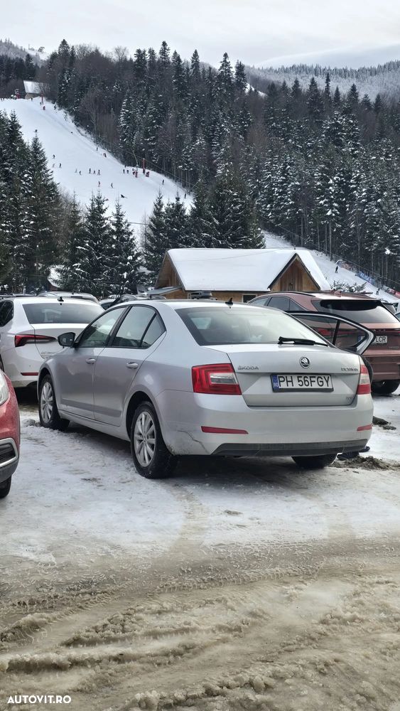 Skoda Octavia 1.6 TDI AMBITION DSG - 12