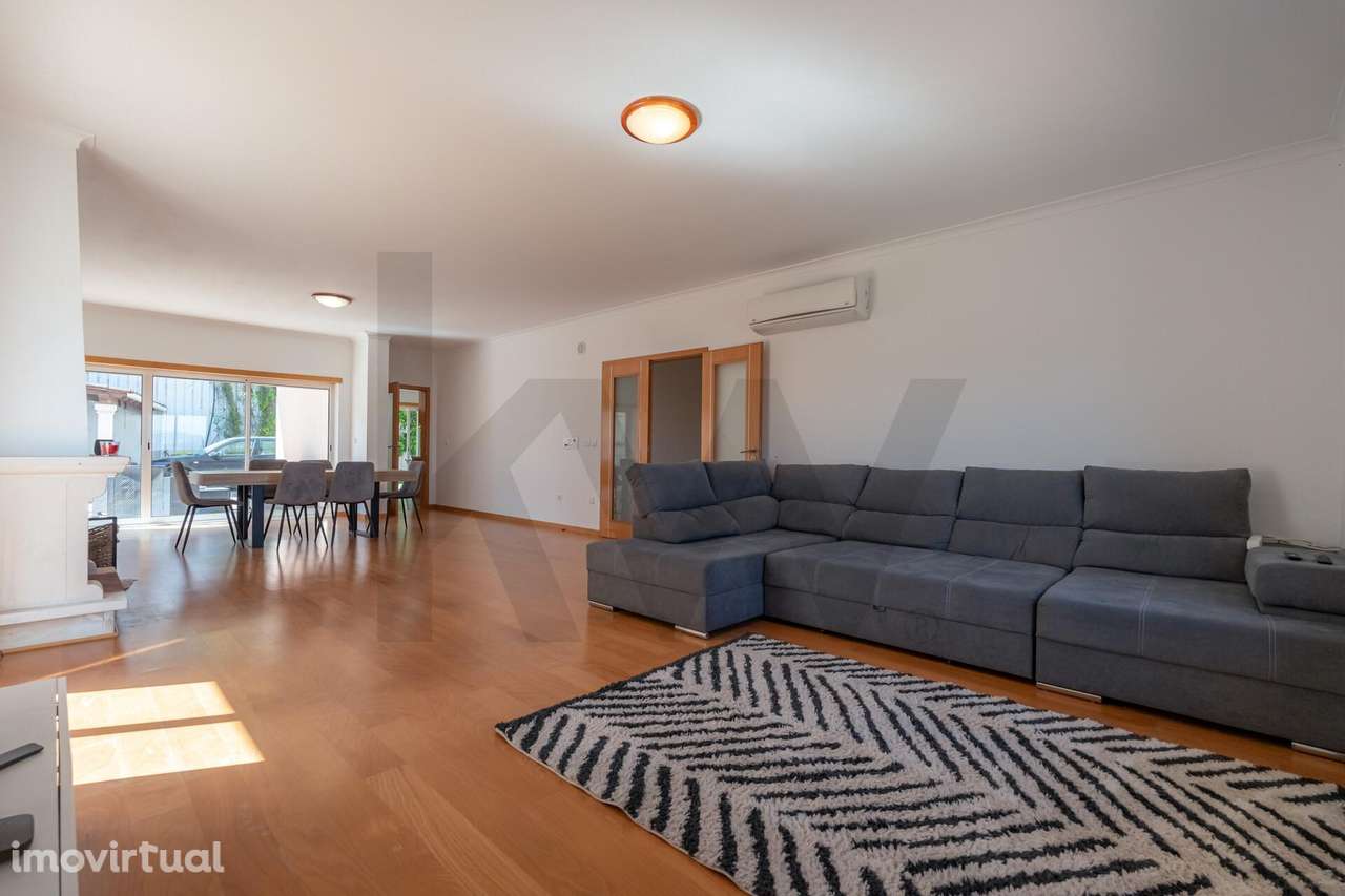 Moradia T4 em Coimbra, com garagem e Espaço Exterior - Grande imagem: 3/37