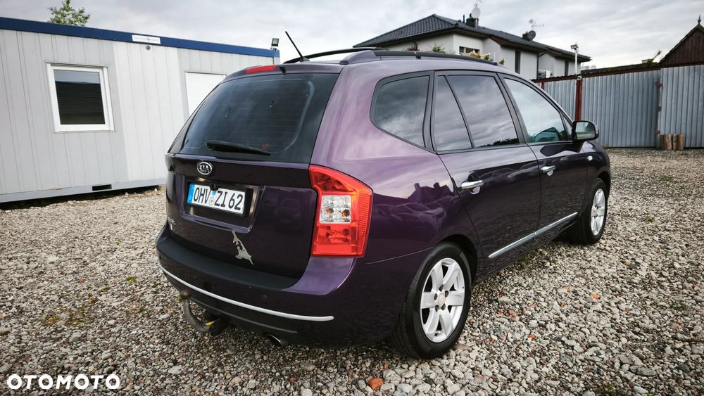 Kia Carens - 7