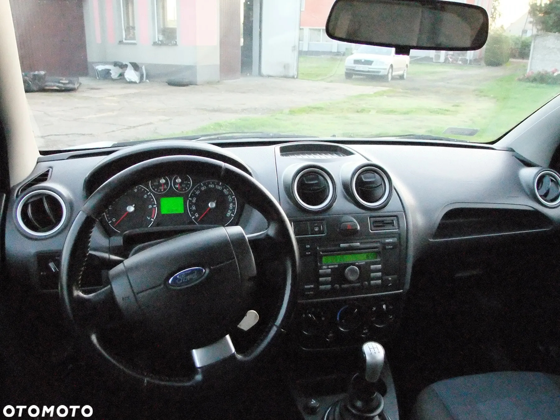 Ford Fiesta - 10
