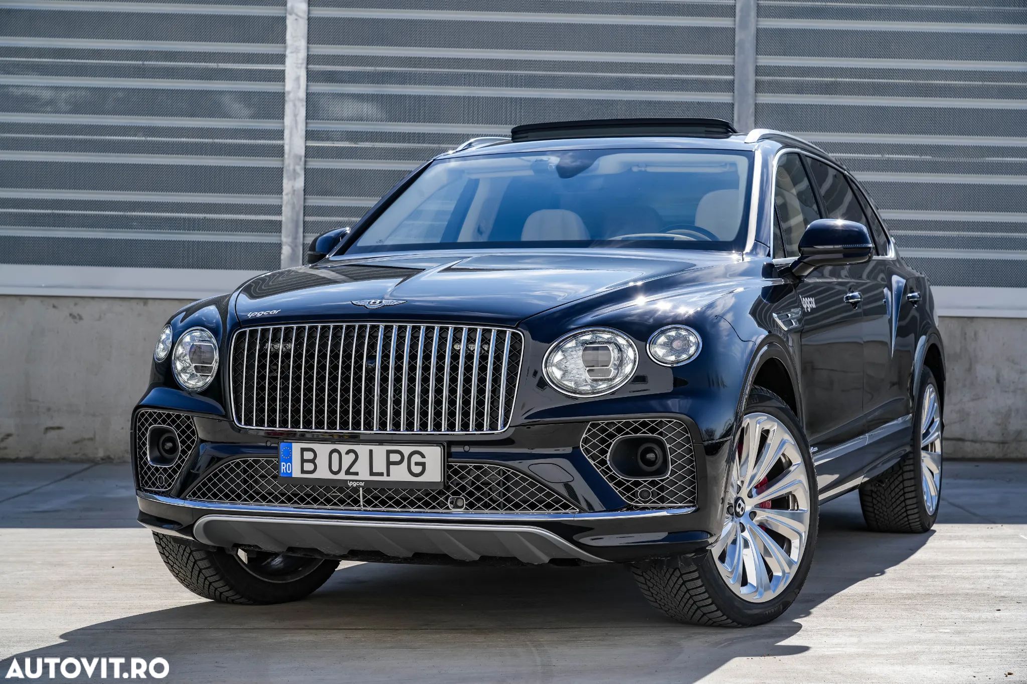 Bentley Bentayga - 1