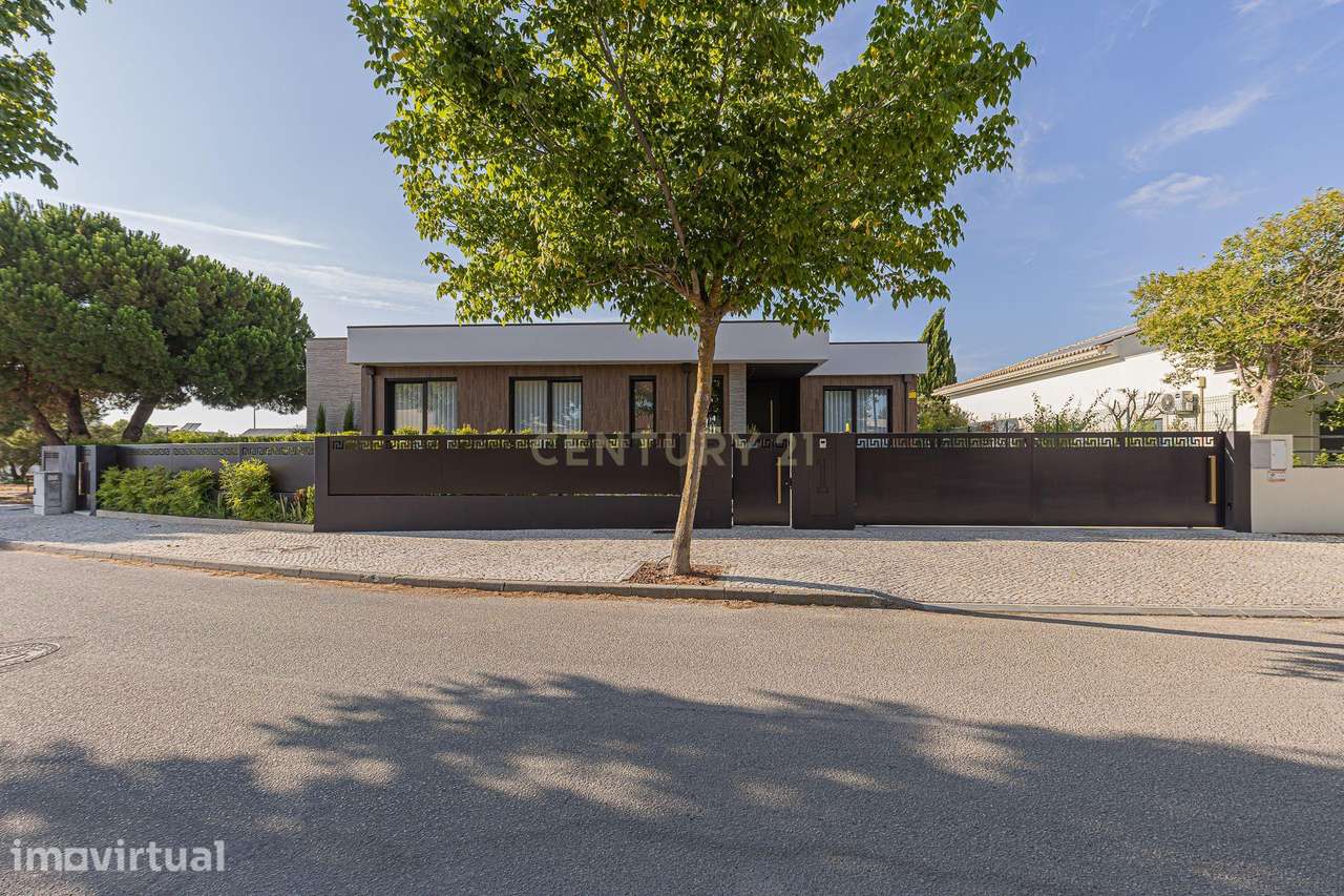 Moradia T4 de luxo, lote de gaveto 805m2,  com cave e piscina. - Grande imagem: 2/53