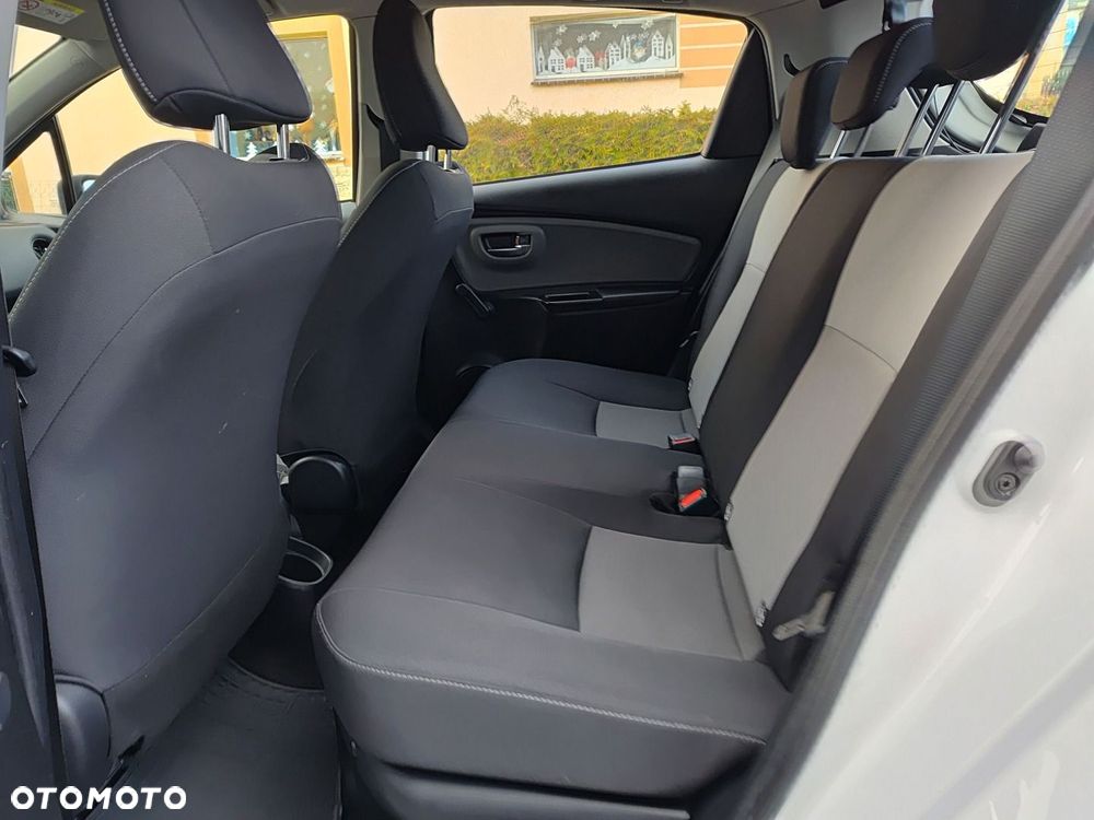 Toyota Yaris - 10
