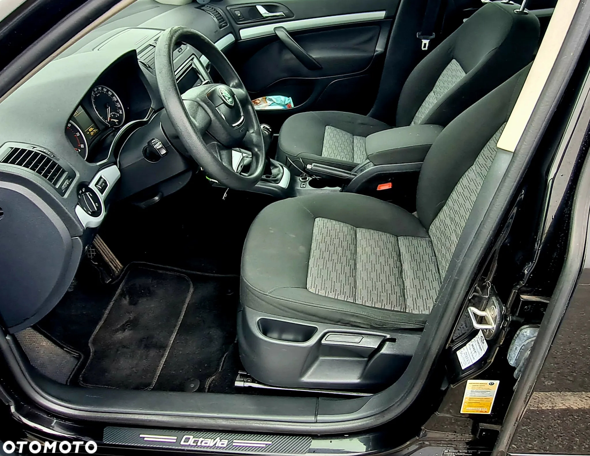 Skoda Octavia 1.6 Combi - 10