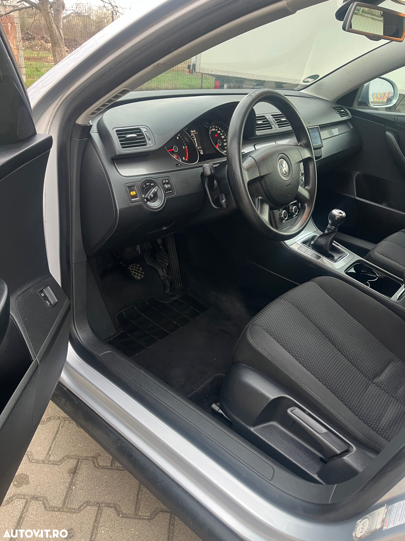 Volkswagen Passat - 8