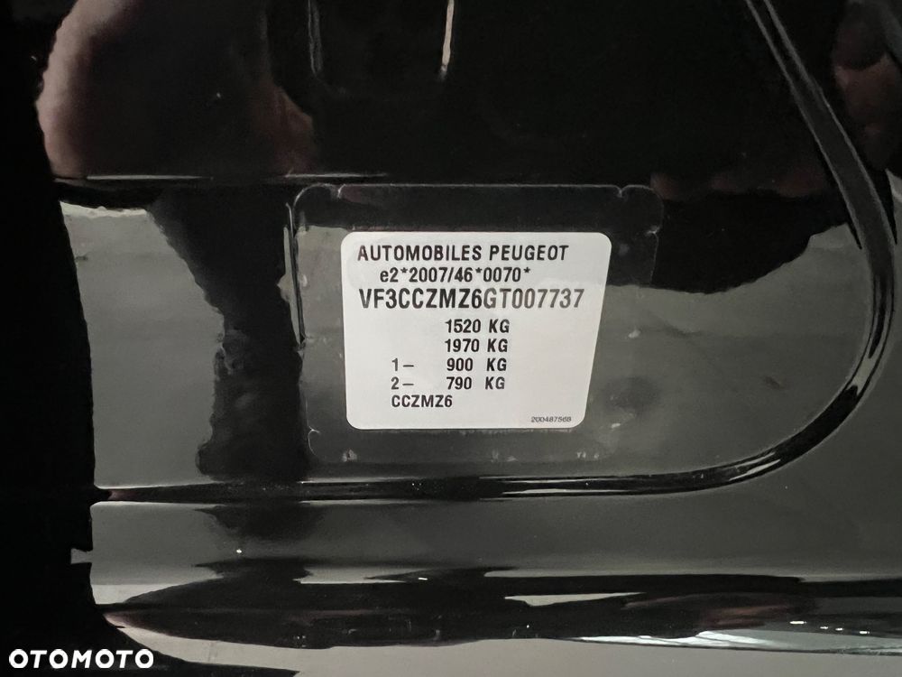 Peugeot 208 - 29