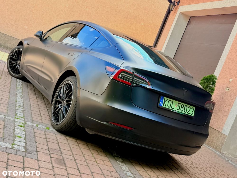 Tesla Model 3 - 3