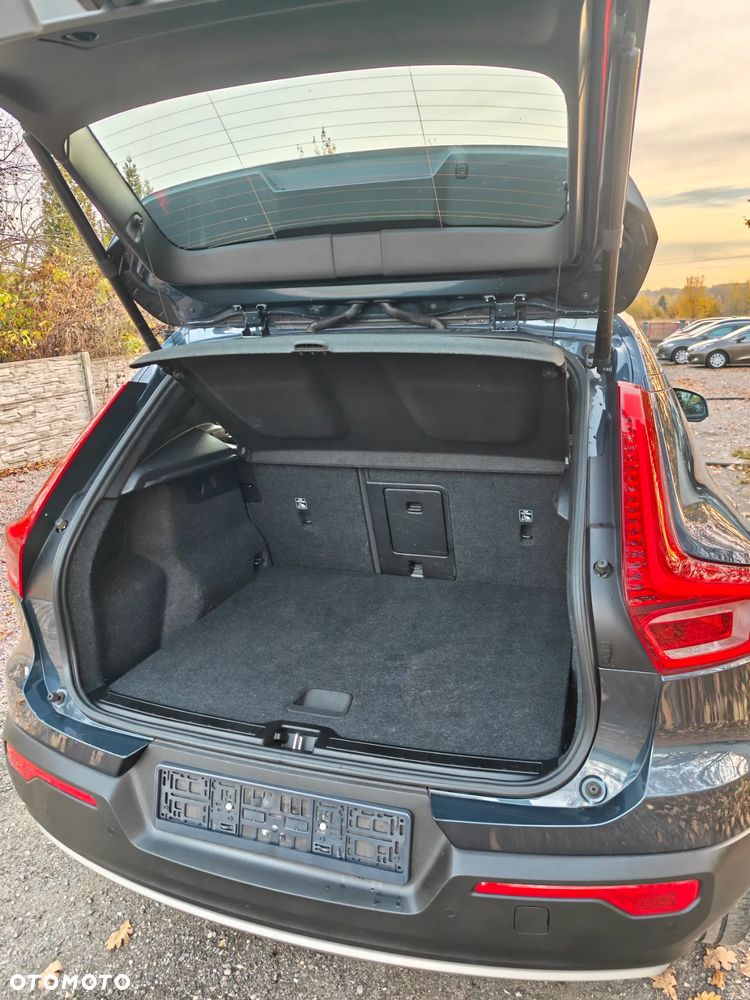 Volvo XC 40 T2 Momentum Pro - 26