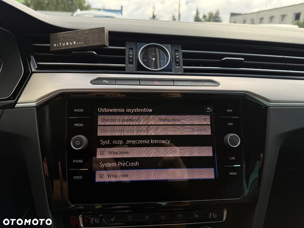 Volkswagen Passat - 29