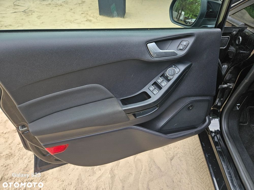 Ford Fiesta 1.1 S&S COOL&CONNECT - 15