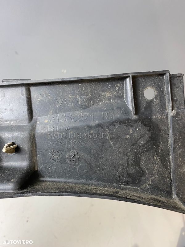 Ornament compartiment dreapta fata parbriz VOLVO S90 V90 31386871 - 2