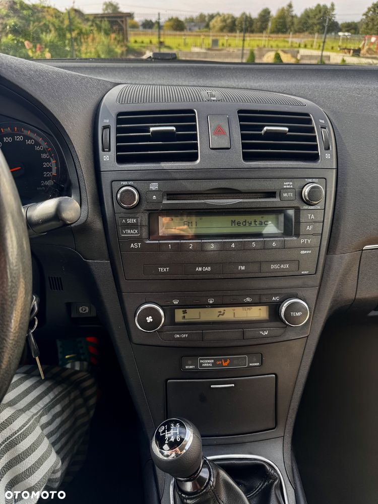 Toyota Avensis - 25